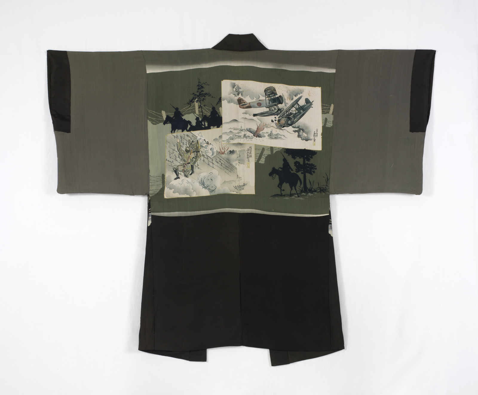 Man's Short Jacket (haori) and Decorative Lining (haura) with Design of ...